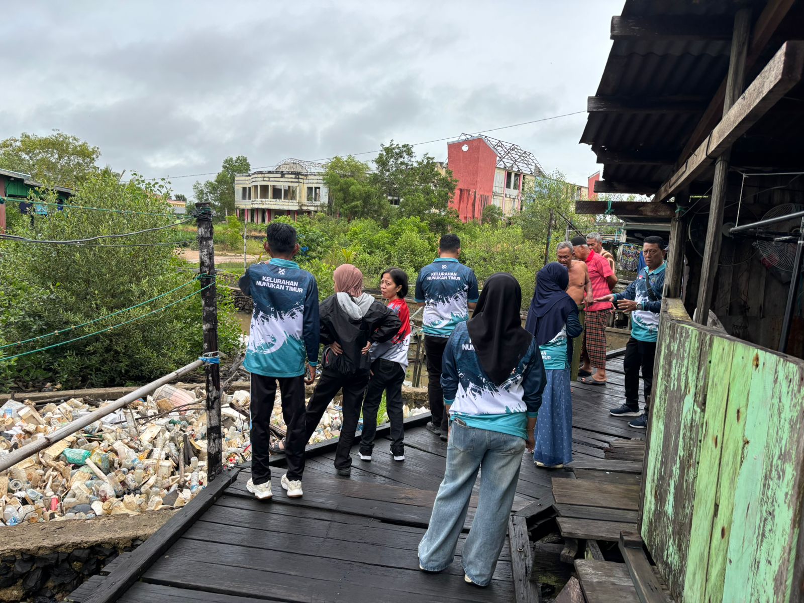 Kegiatan Jalan Sehat Jum'at bersama Staf Kelurahan Nunukan Timur