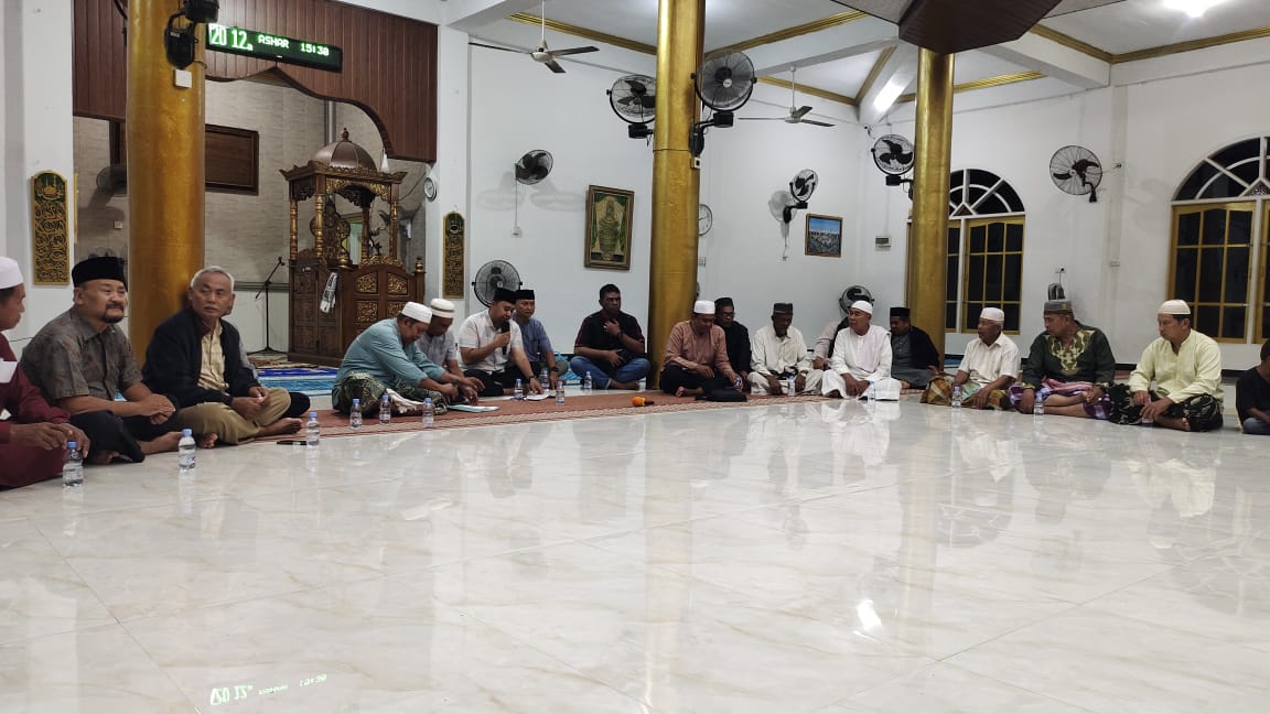 Musyawarah tentang Pembangunan Sekolah MIS Raodhatut Tarbiyah di Masjid Dahrul Ihsan Kelurahan Nunukan Timur